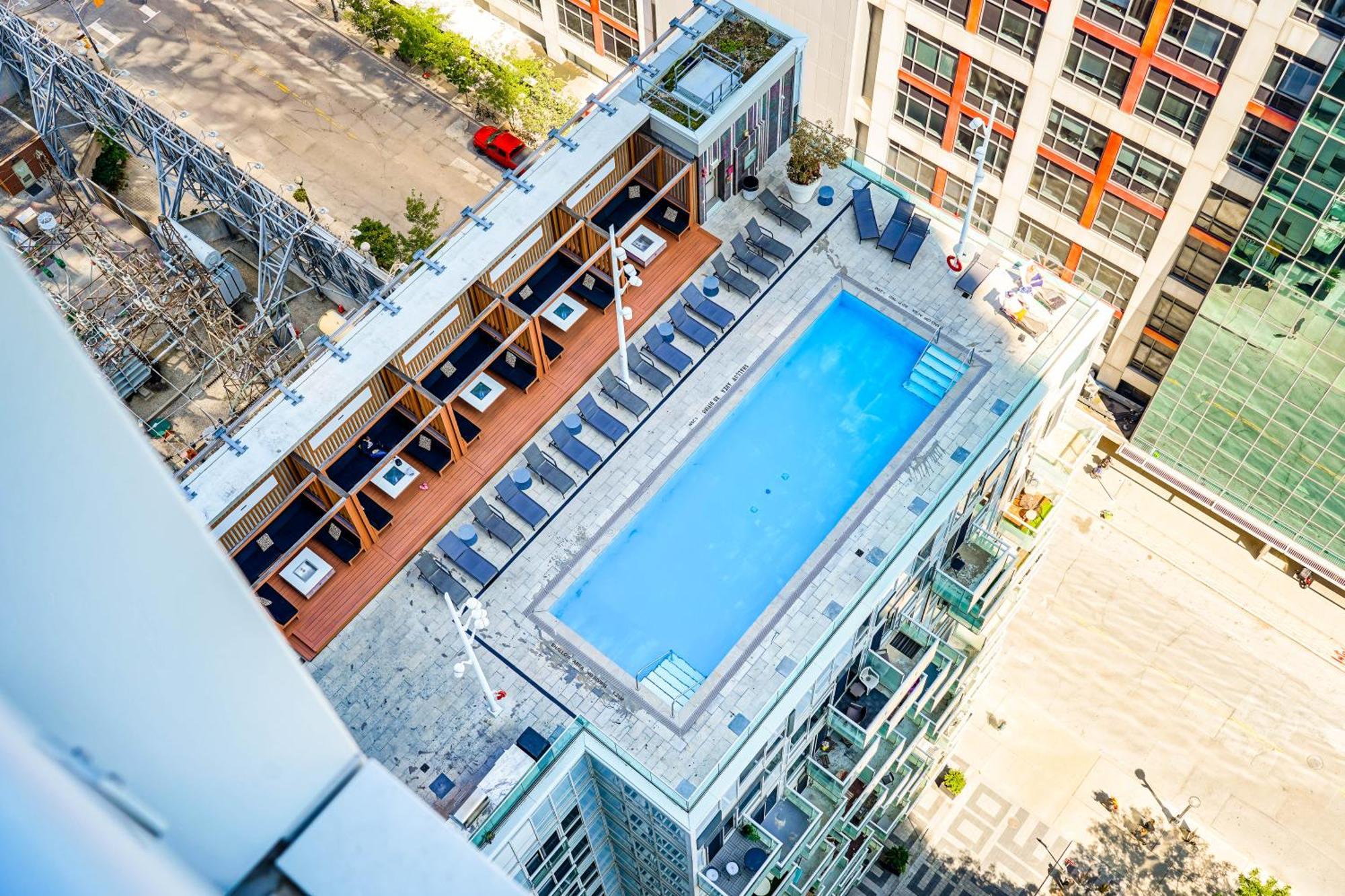 Chol Furnished Suites Heart Of Downtown Toronto, 2 Beds, Free Parking, Cn Tower View Экстерьер фото