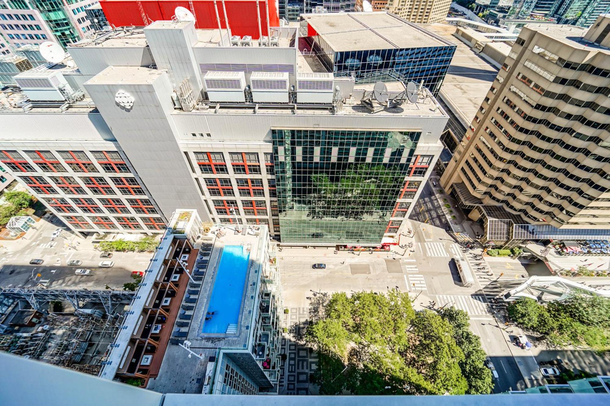 Chol Furnished Suites Heart Of Downtown Toronto, 2 Beds, Free Parking, Cn Tower View Экстерьер фото