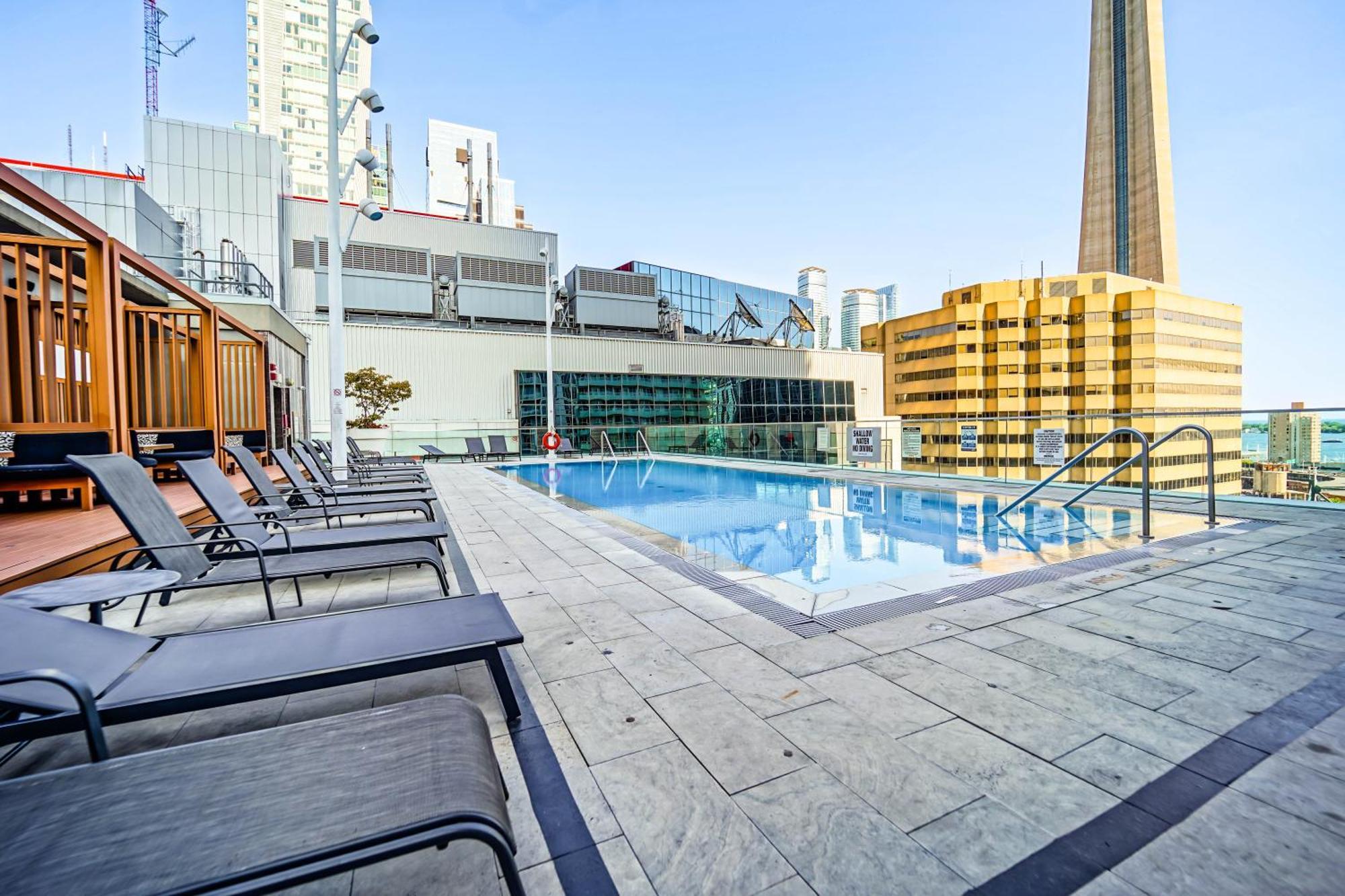 Chol Furnished Suites Heart Of Downtown Toronto, 2 Beds, Free Parking, Cn Tower View Экстерьер фото