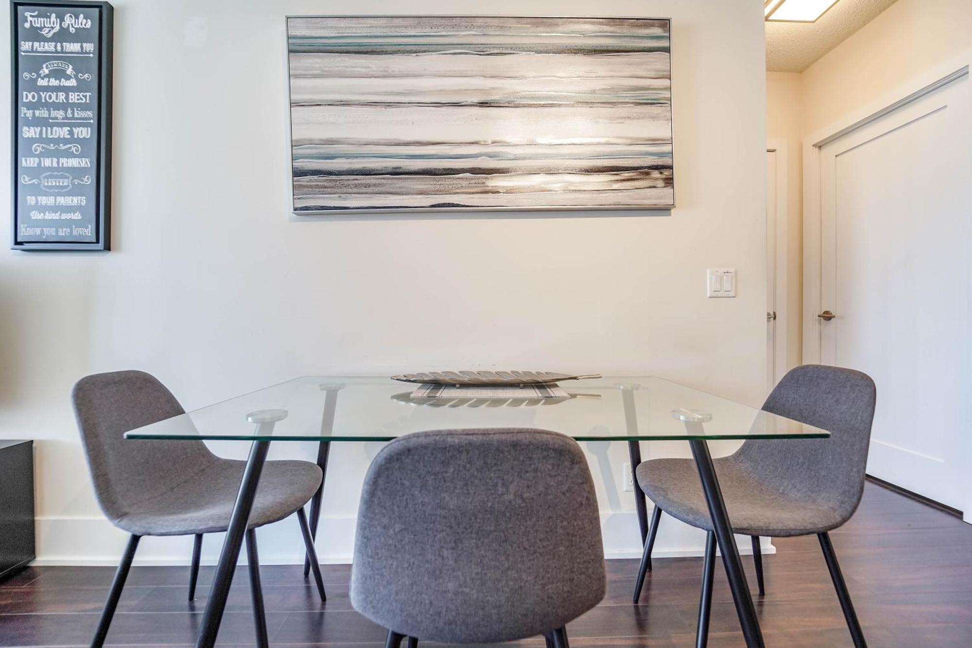 Chol Furnished Suites Heart Of Downtown Toronto, 2 Beds, Free Parking, Cn Tower View Экстерьер фото