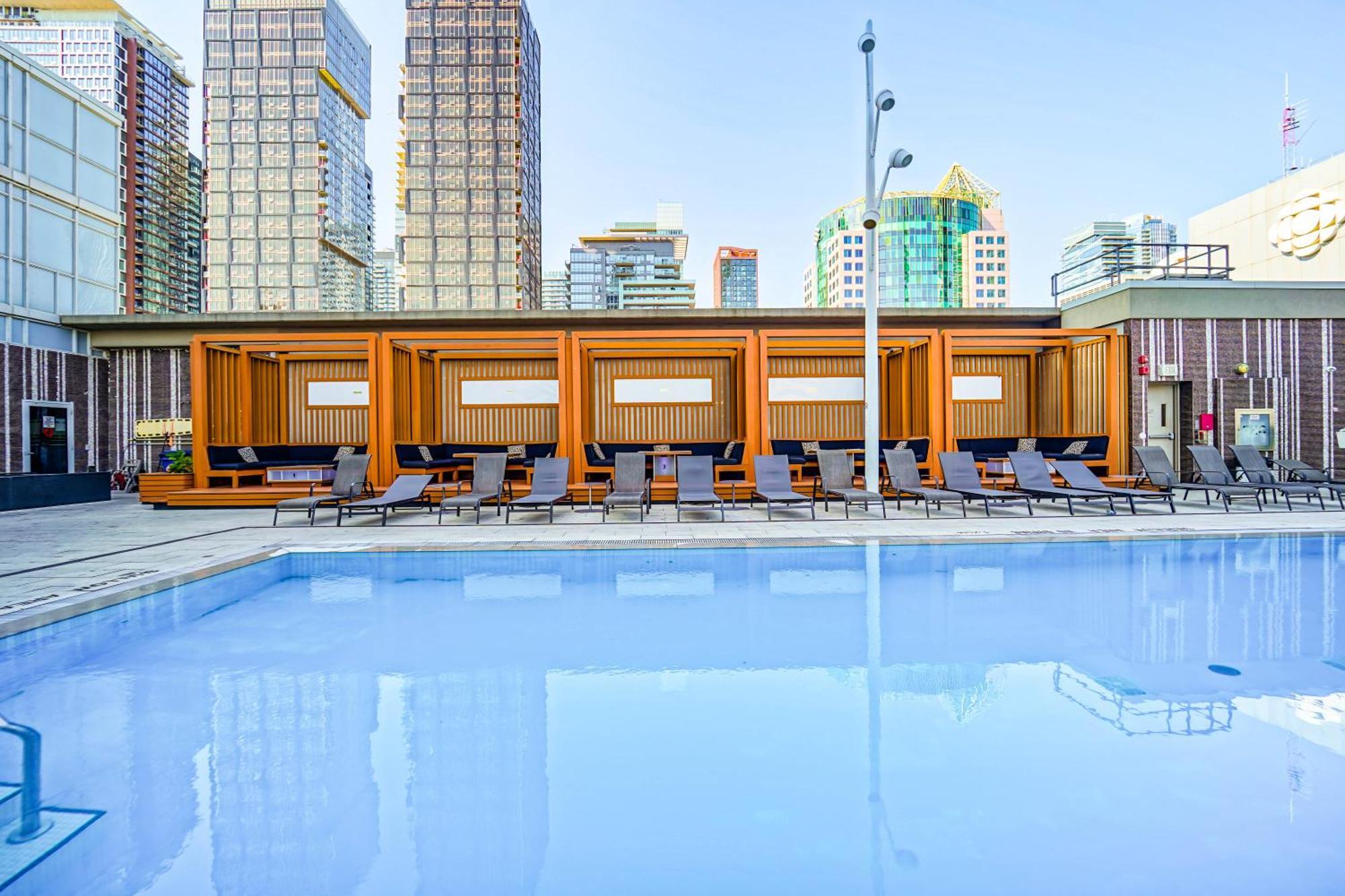 Chol Furnished Suites Heart Of Downtown Toronto, 2 Beds, Free Parking, Cn Tower View Экстерьер фото