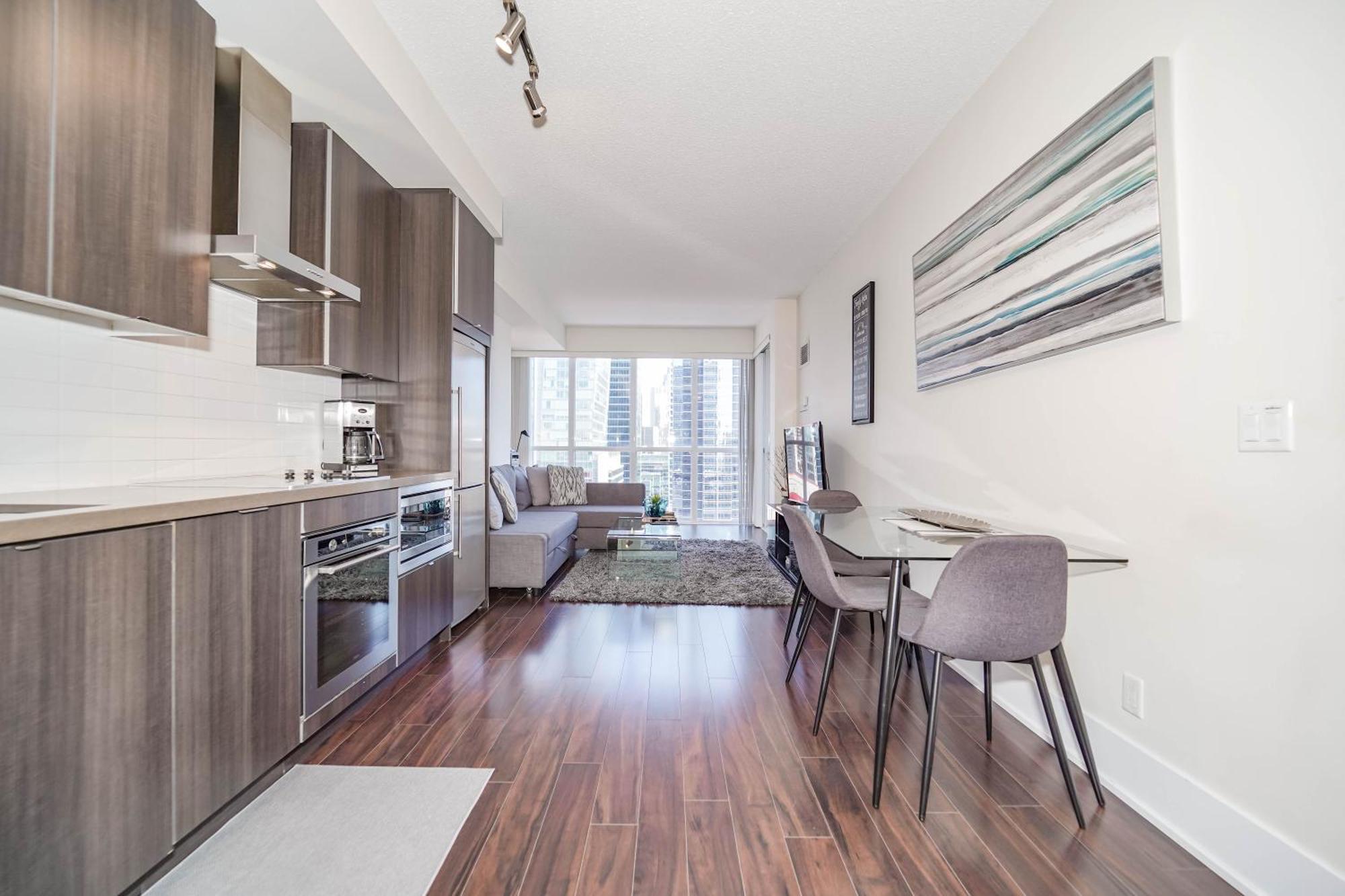 Chol Furnished Suites Heart Of Downtown Toronto, 2 Beds, Free Parking, Cn Tower View Экстерьер фото