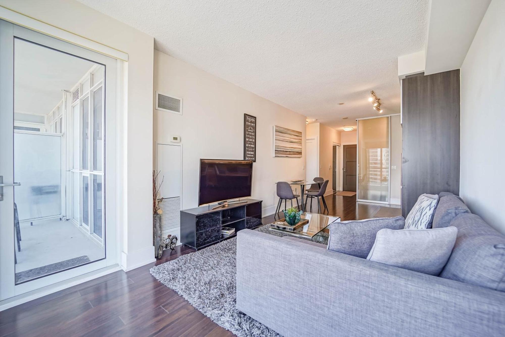 Chol Furnished Suites Heart Of Downtown Toronto, 2 Beds, Free Parking, Cn Tower View Экстерьер фото
