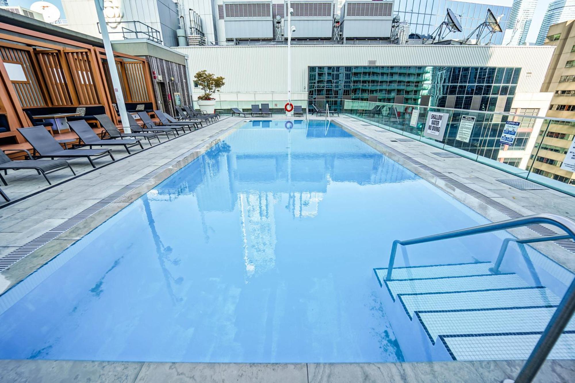 Chol Furnished Suites Heart Of Downtown Toronto, 2 Beds, Free Parking, Cn Tower View Экстерьер фото