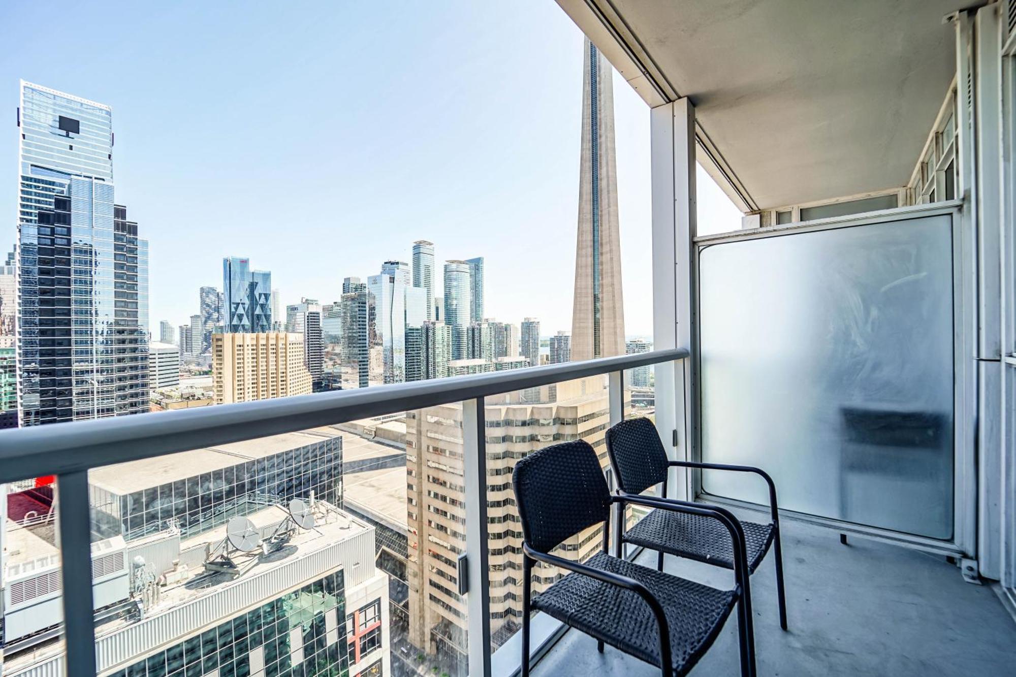 Chol Furnished Suites Heart Of Downtown Toronto, 2 Beds, Free Parking, Cn Tower View Экстерьер фото
