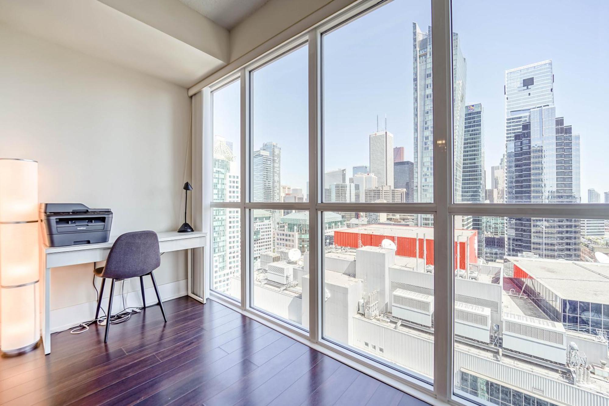 Chol Furnished Suites Heart Of Downtown Toronto, 2 Beds, Free Parking, Cn Tower View Экстерьер фото