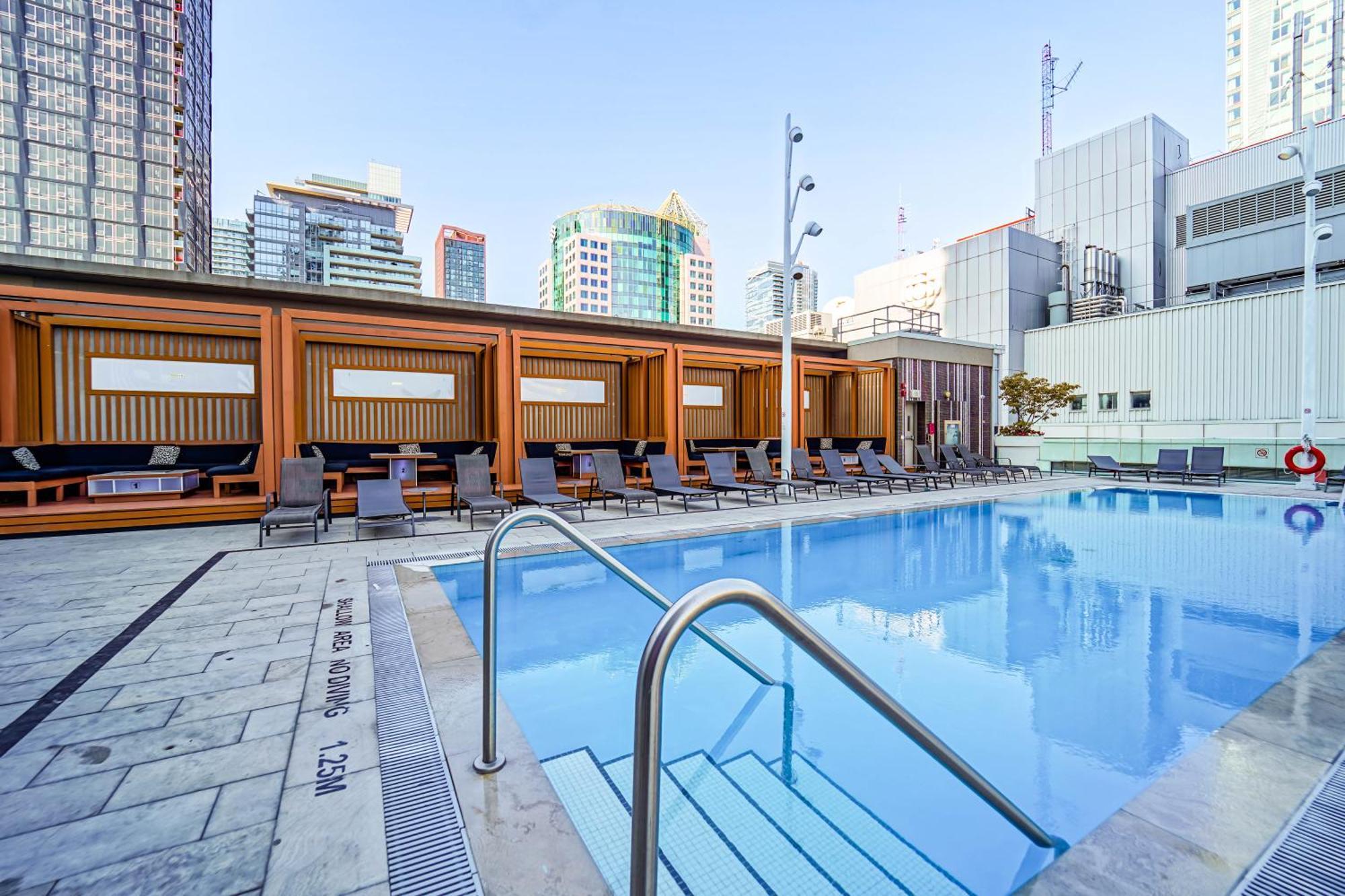 Chol Furnished Suites Heart Of Downtown Toronto, 2 Beds, Free Parking, Cn Tower View Экстерьер фото